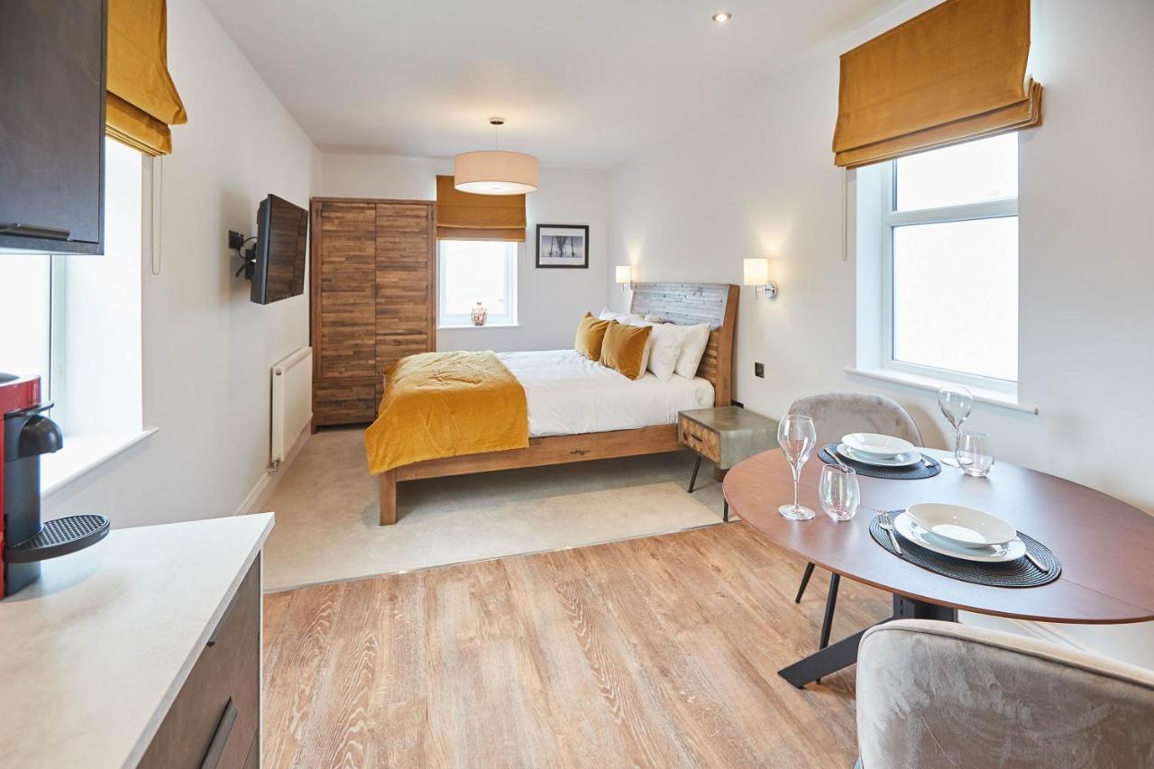 Host & - Pods Apartment *