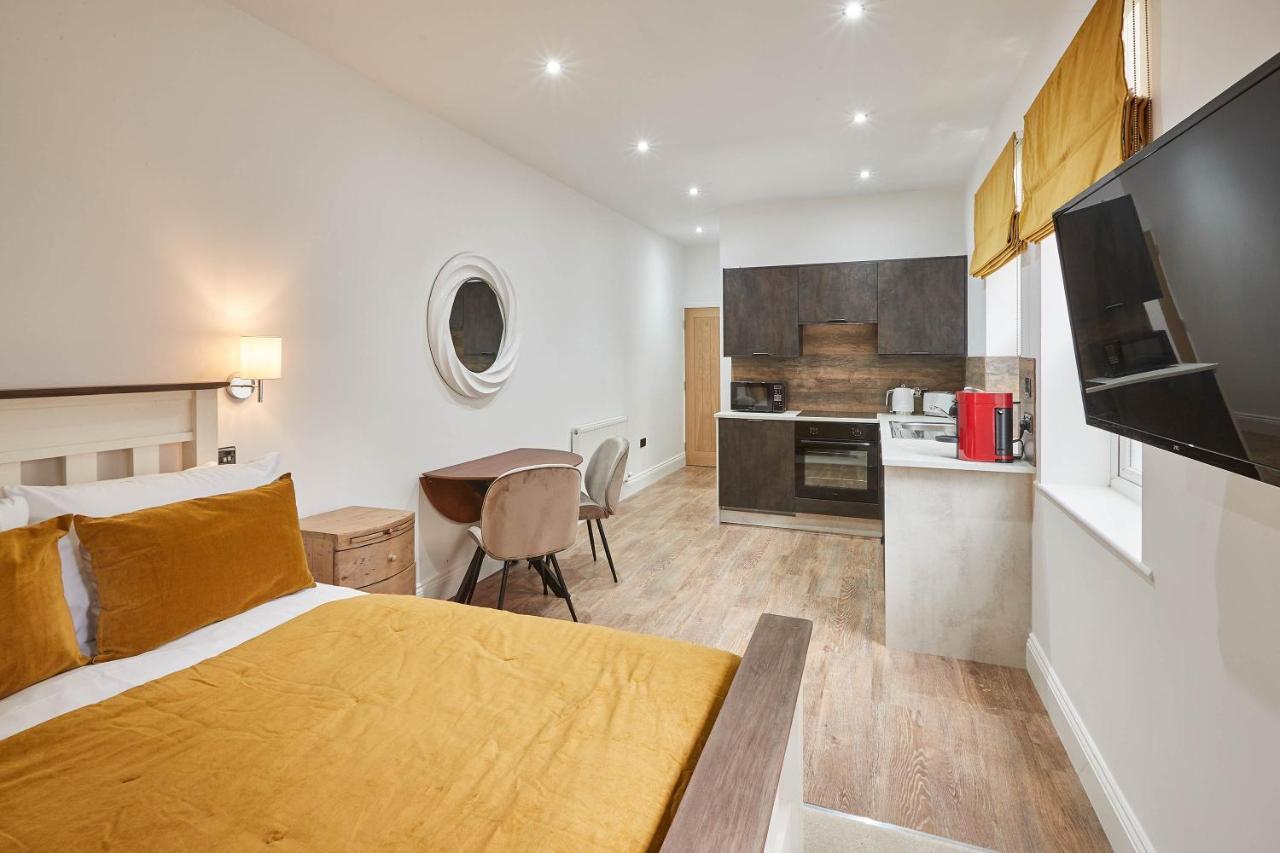 Apartment Host & - Pods