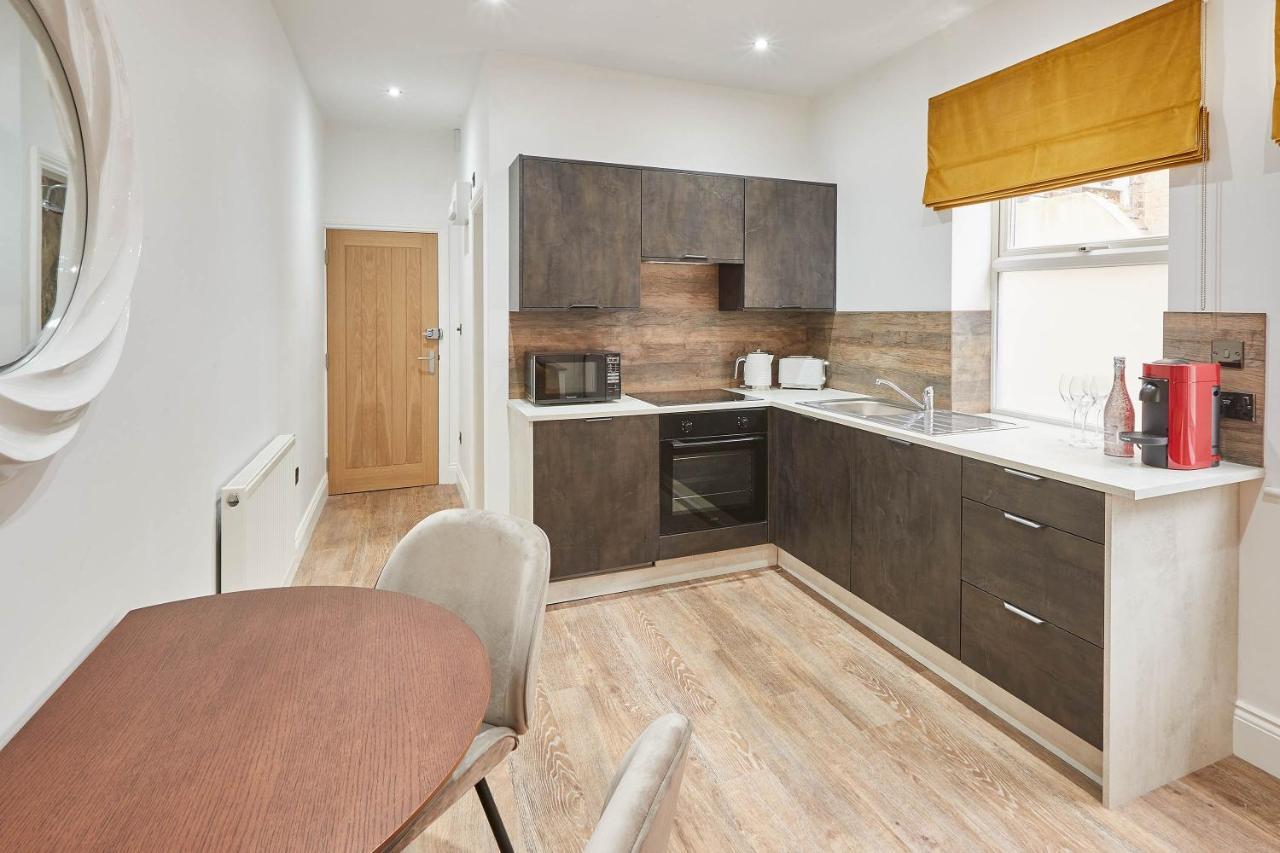 Host & - Pods Apartment *