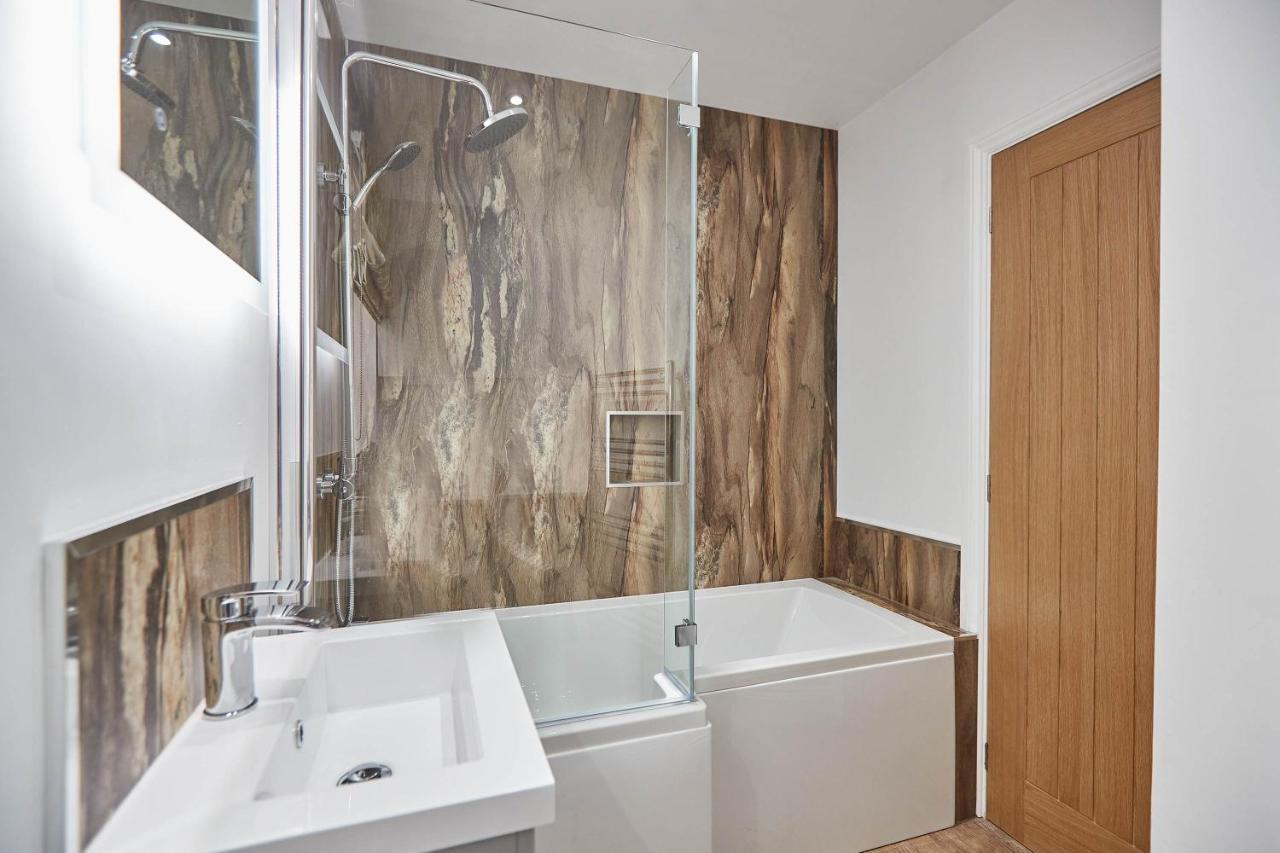 Host & - Pods * Saltburn-by-the-Sea